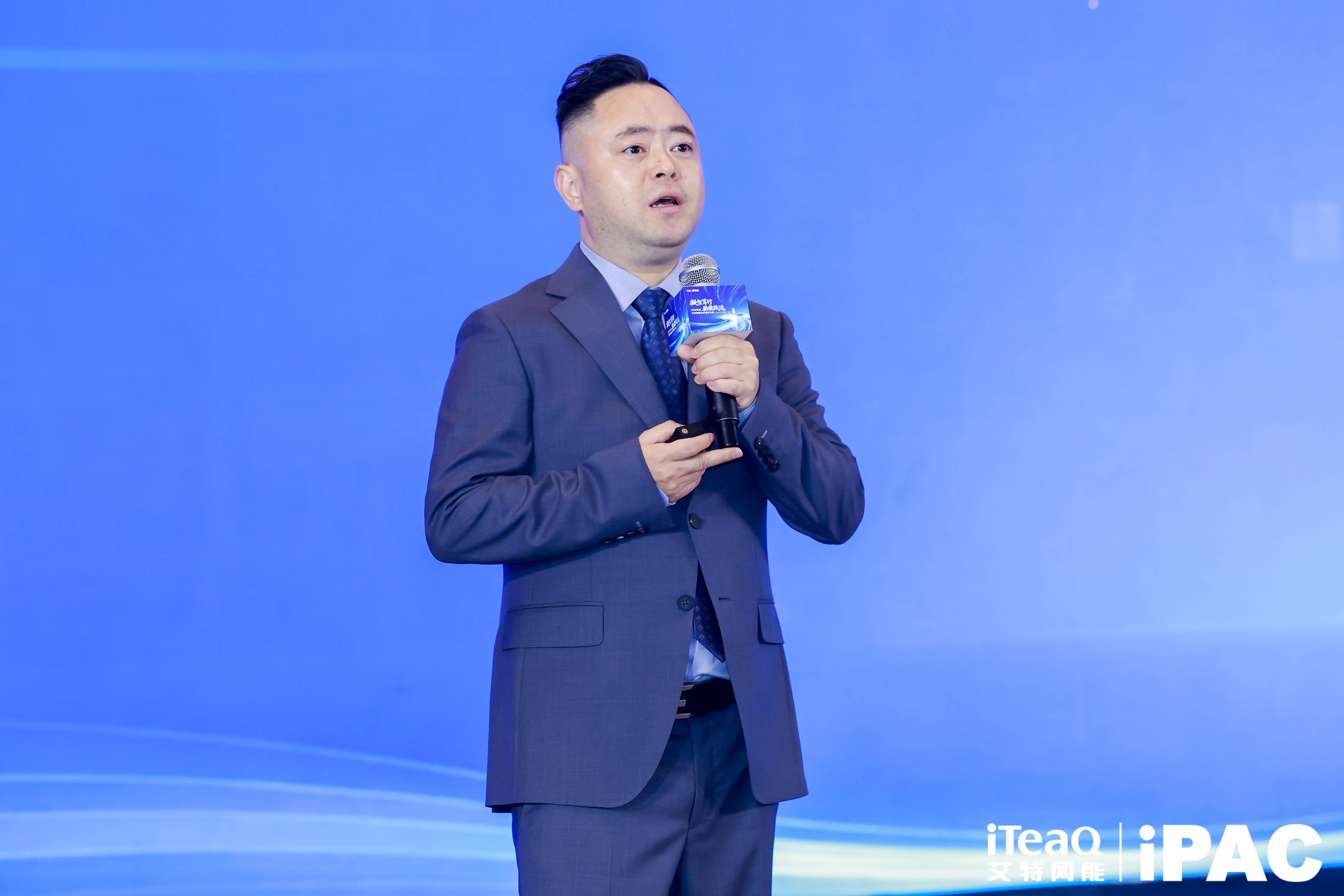 图片2-国内销售部高级总监潘毅.jpg