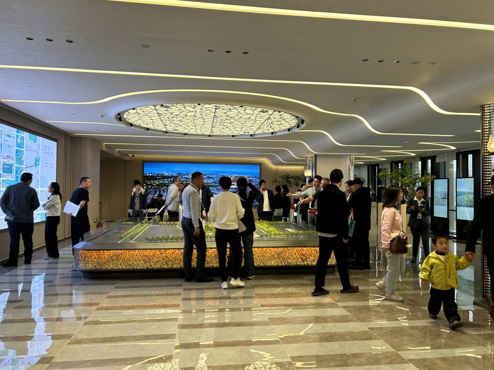 位于北京昌平东小口、海淀交界处一个新楼盘样板间开放接待现场(2026年4月19日摄)。新华社记者 王优玲 摄 